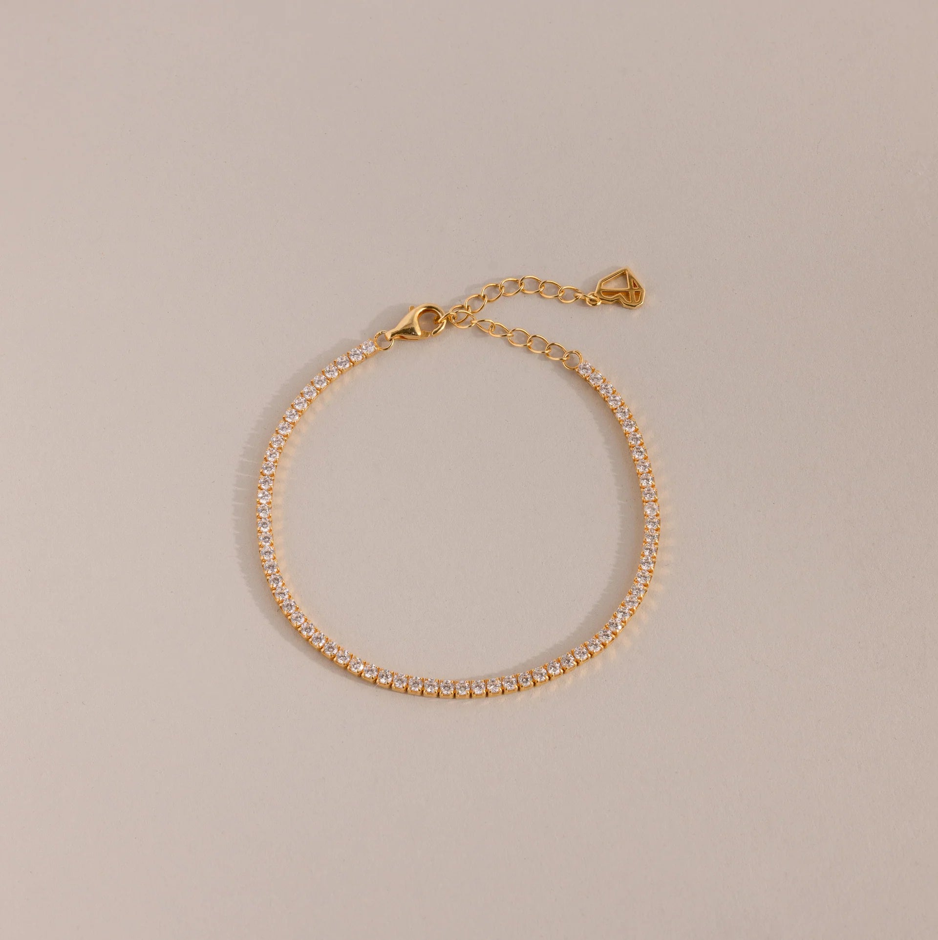 Classic Diamond Tennis Bracelet in 18K Gold