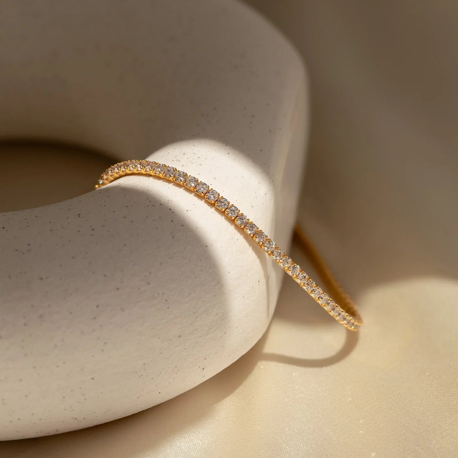 Classic Diamond Tennis Bracelet in 18K Gold